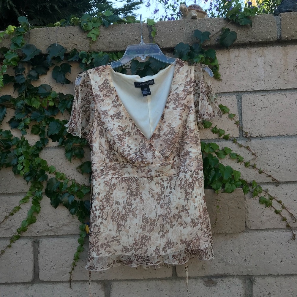 Sleeveless blouse